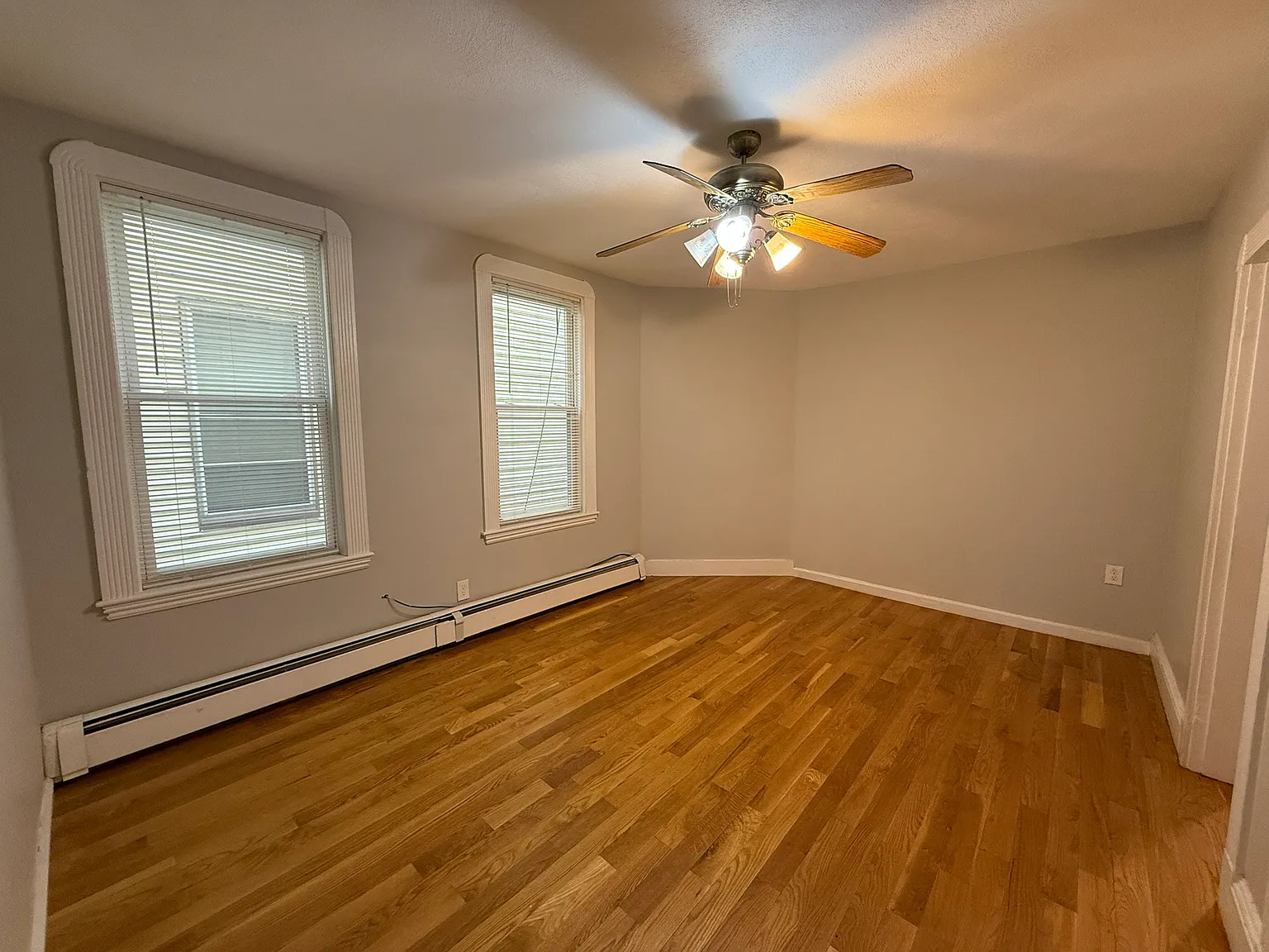 Photos of apartment on Chelsea St.,Boston MA 02128